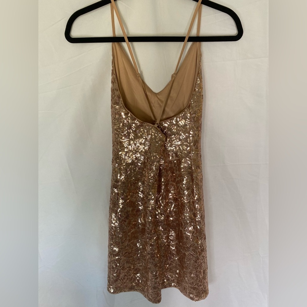 Rose‎ gold sequin mini dress, forever 21, size small, adjustable straps, pink - Picture 5 of 16
